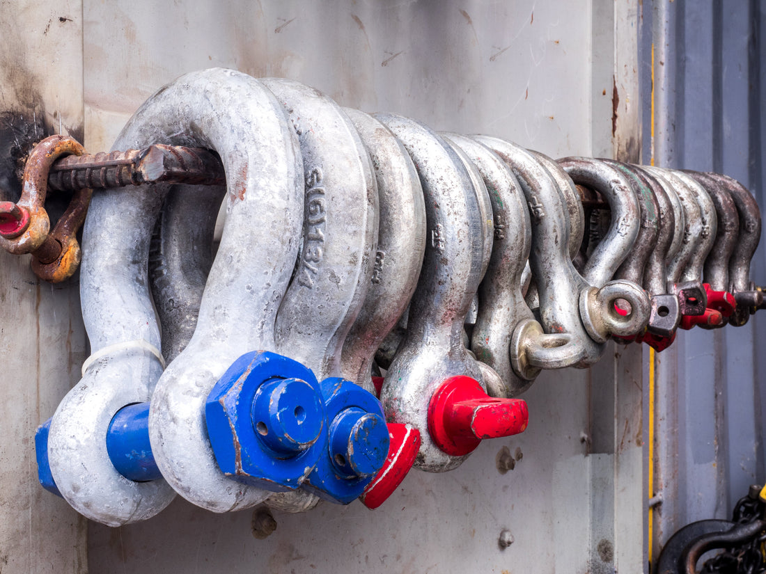 What are the Differences Between Types of Shackles?