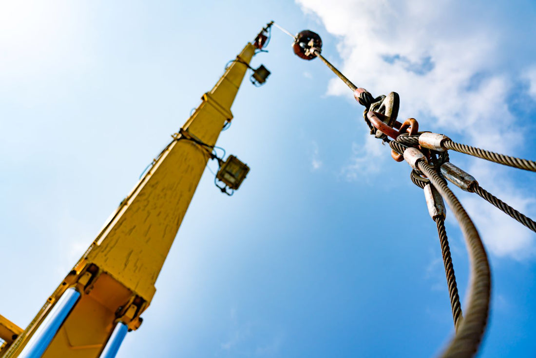 lifting sling with load applying tension force