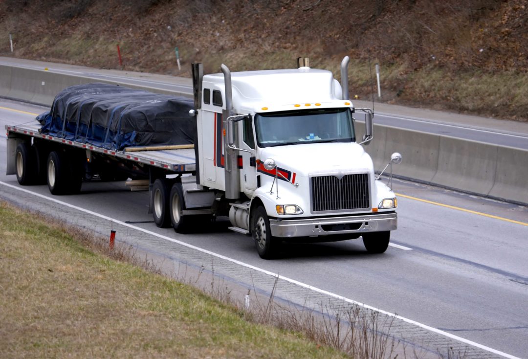 5 Pieces of Flatbed Trailer Equipment Every Driver Should Have