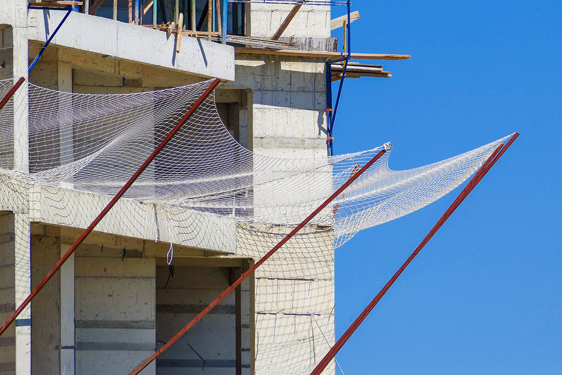How to Choose the Right Construction Net: Debris Netting vs. Personnel Safety Nets