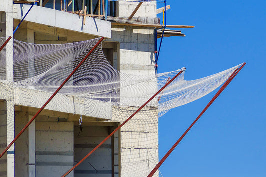 How to Choose the Right Construction Net: Debris Netting vs. Personnel Safety Nets