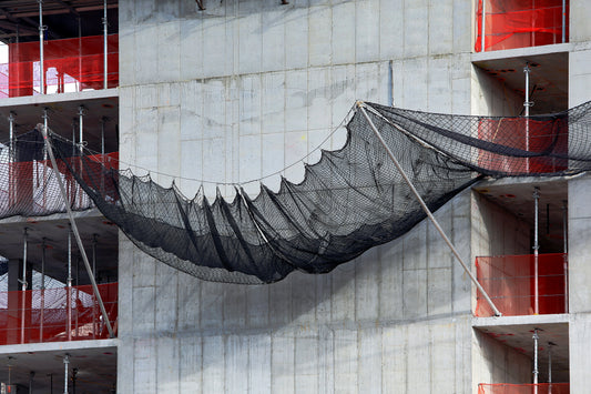 How to Choose the Right Construction Net: Debris Netting vs. Personnel Safety Nets