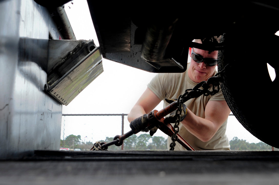 Using Chain Binders to Safely Tie Down Heavy Cargo